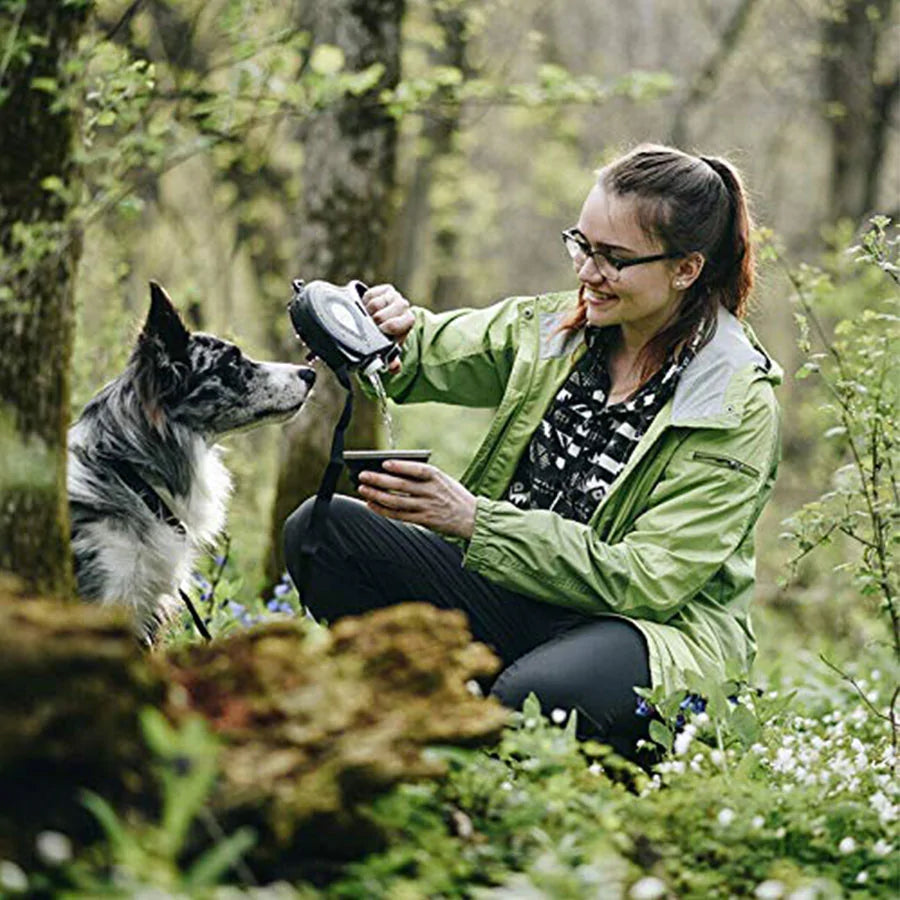 Retractable Dog Leash / Built-In Water Bowl